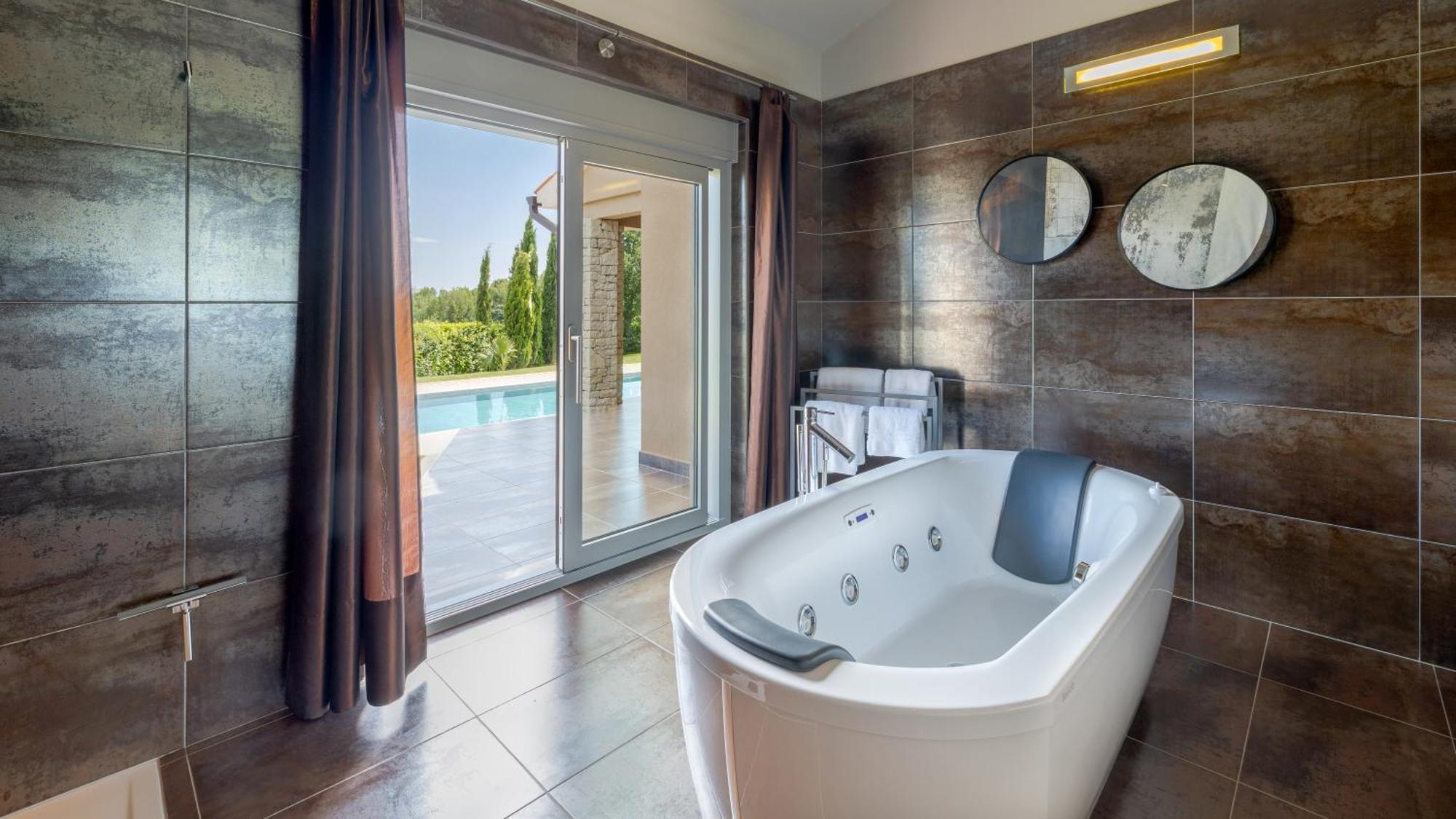 Villa Labin In Zartinj - Luxury Privacy Heated Pool With Auto Cover エクステリア 写真