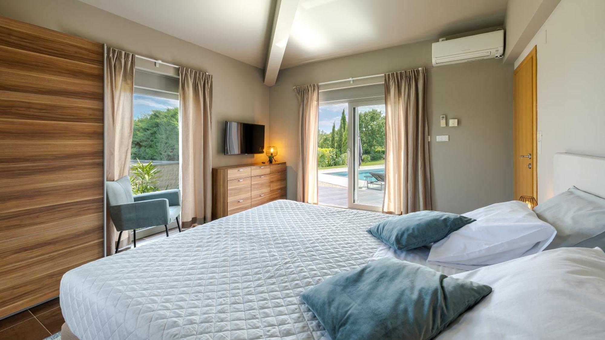 Villa Labin In Zartinj - Luxury Privacy Heated Pool With Auto Cover エクステリア 写真