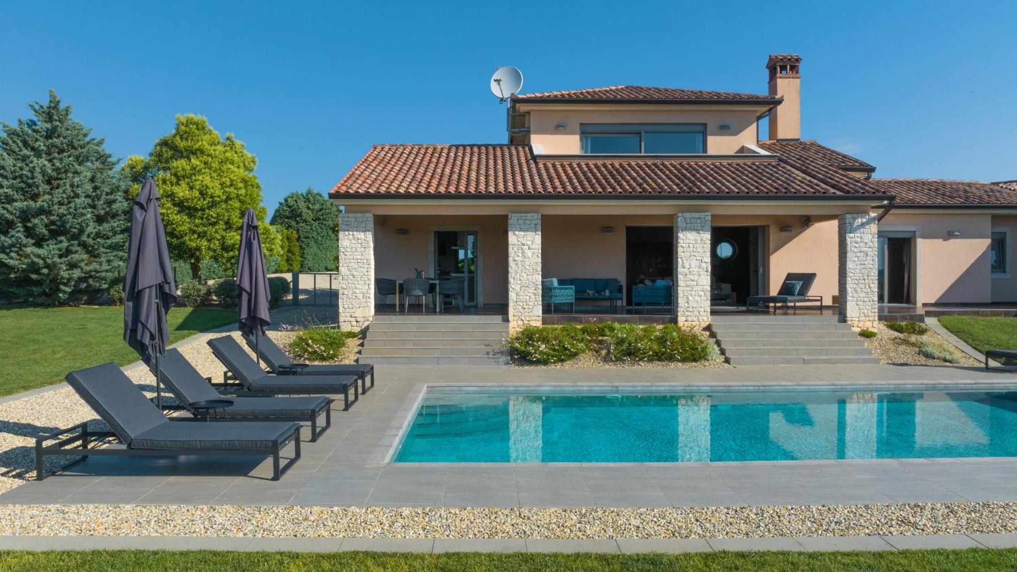 Villa Labin In Zartinj - Luxury Privacy Heated Pool With Auto Cover エクステリア 写真